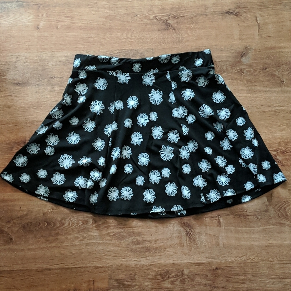 Daisy-Print Stretchy Skirt